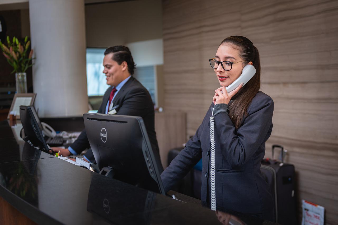 Hotel Receptionist Salary Alberta Canada